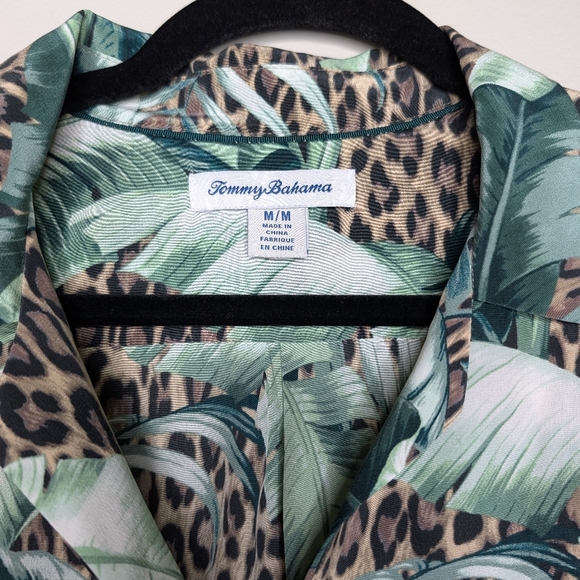 Tommy Bahama Jungle Animal Print Silk Button Down Shirt sz M - Picture 4 of 4